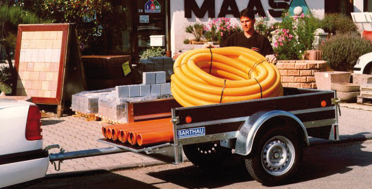 Typ KH – Pkw-Anhänger mit TopZurr® 24 und integrierter Zurrleiste